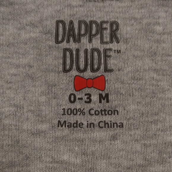 3 Short Sleeve Bodysuits - Picture 3 of 17